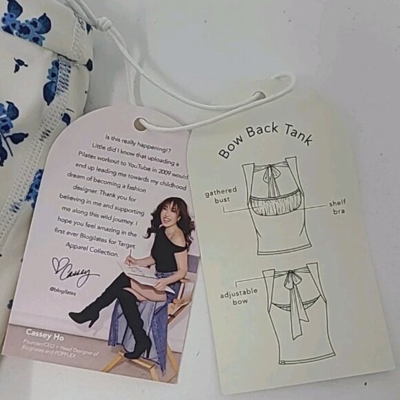 Blogilates Women's Bow Back Tank Top Cream & Blue Floral LARGE NWT - Picture 2 of 5